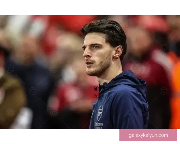 球星转会风波再起，明星运动员交易背后的秘密逐渐浮出水面，值得关注。